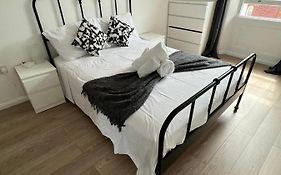 Fully Equipped 2 Bed Flat On Old Compton St!